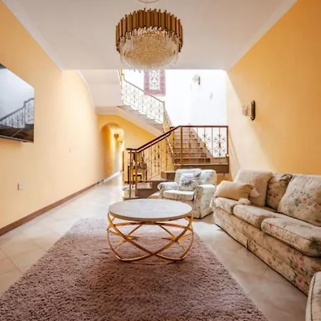 Villa Santa Rita Of Victoria Majestic Townhouse Esterno foto